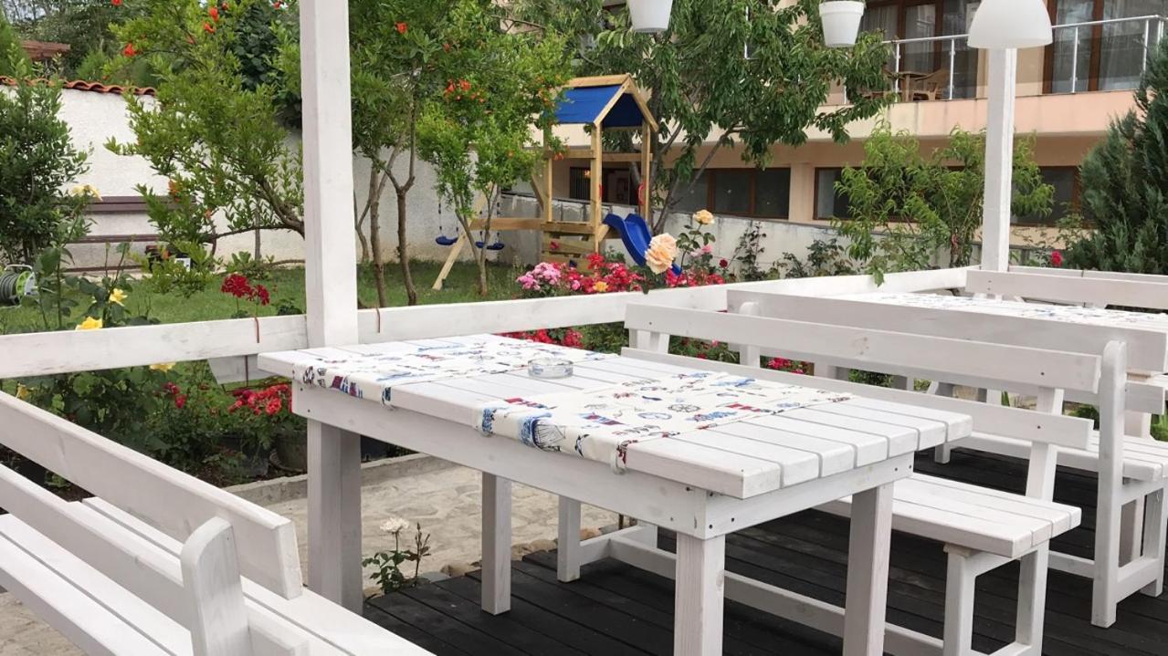 Family Hotel Akra Τσερνομόρετς Εξωτερικό φωτογραφία